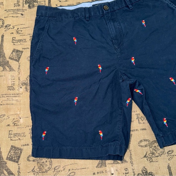 Tommy Hilfiger Navy Blue Parrot Embroidery Shorts Size 35
Excellent Condition - Picture 2 of 11